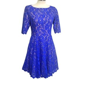 ML By Monique Lhuillier Blue Scalloped Lace Short Sleeve Dress Size 6